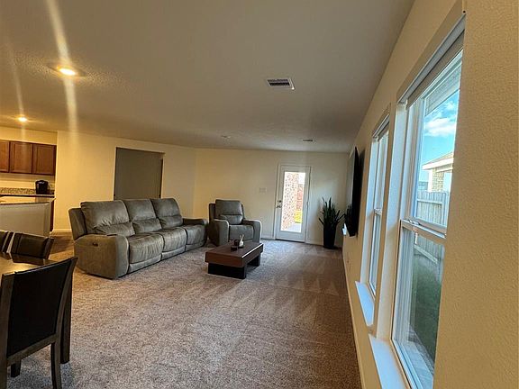 4th image of 4912 Vida Vista Dr