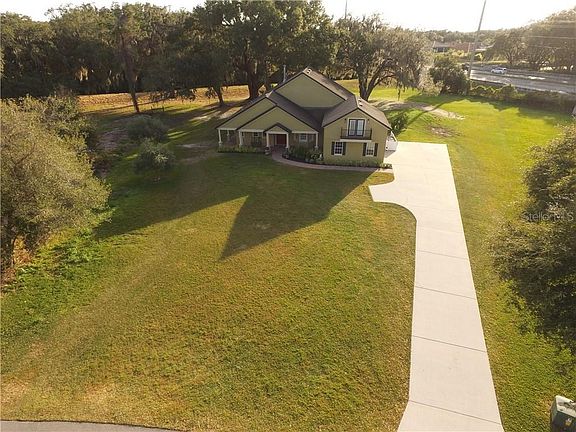 5th image of 3160 Lake Breeze Cir