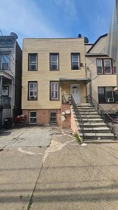 63 Bayview Ave, Jersey City, NJ, 07305