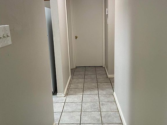 Pic 2 of 2601 Bluebonnet Dr _06292022