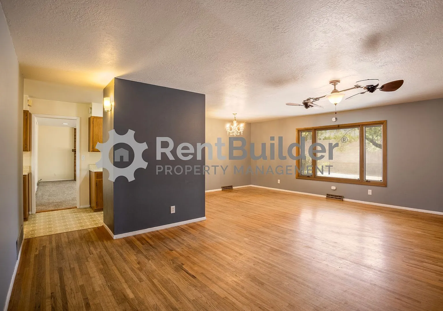 4 bed, 2.0 bath, 2400 sqft, $2,595 — Photo 3
