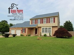 18 Currant Dr, Newark, DE 19702