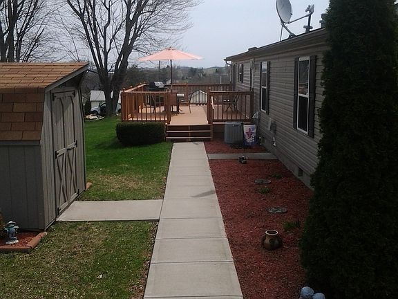 5th image of 417 Steele St
