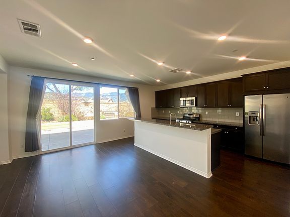 3rd image of 3653 Sugarberry Ct