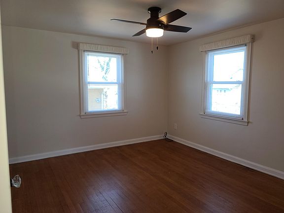 3rd image of 1954 Stratford Way