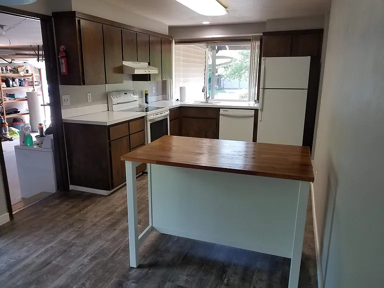 1461 NW Meadowgreen Pl — Photo 2