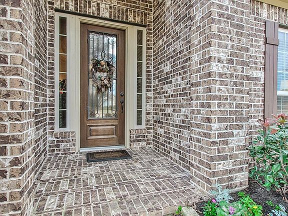 3rd image of 4311 Weston Dr