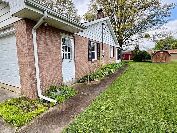 3rd image of 41 Oakwood Dr