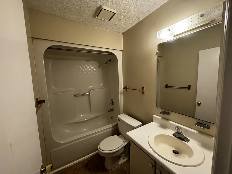910 Brett Dr #17 — Photo 8