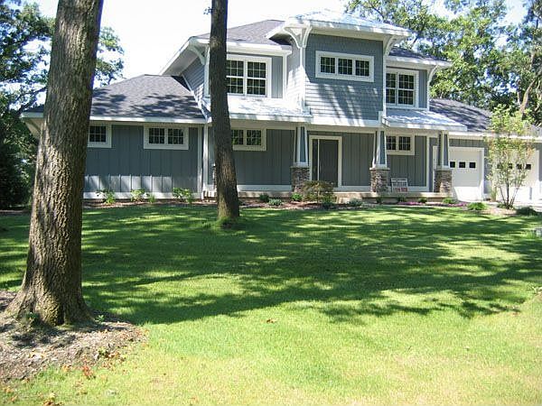 1st image of 3020 Red Oak Dr