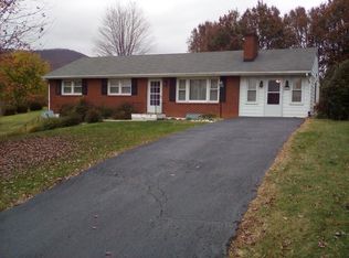 84 Poplar Dr, Blue Ridge, VA 24064