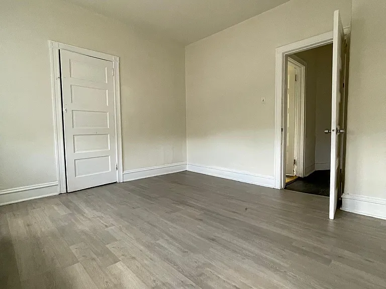 1900 N Myrtlewood St — Photo 11