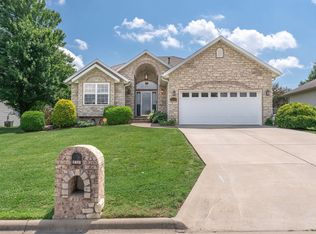 3648 N Bridgewood Ave, Springfield, MO 65803