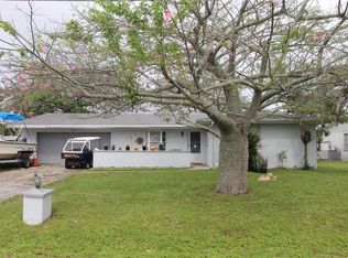 182 Francis Dr NE, Pt Charlotte, FL 33952