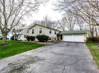 126 Feldspar Dr, Syracuse, NY 13219