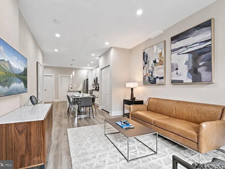 38 Randolph Pl NW #A — Photo 4