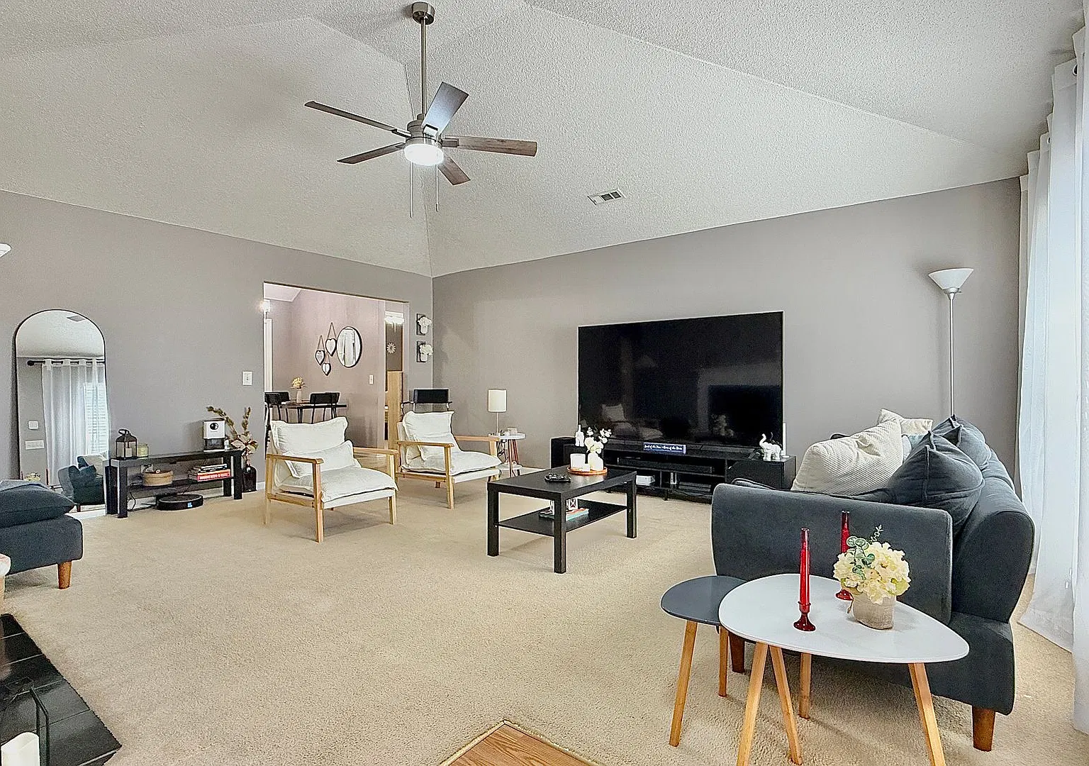 November Move In (Pet Friendly) — Photo 2