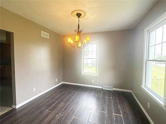 4th image of 1515 Marion Ave
