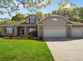 8900 Lady Lauren Dr NE, Rockford, MI 49341