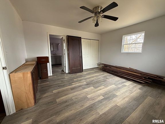 5th image of 305 W Market St