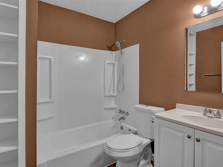 5002 Blue Spruce Cir #C — Photo 14