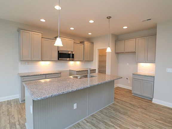 4th image of 523 Estrella Dr