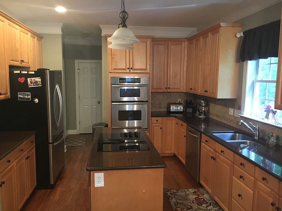 2nd image of 12313 Willingdon Rd