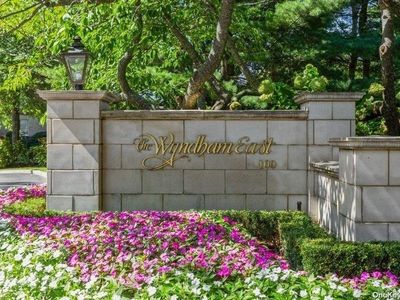 100 Hilton Avenue #706, Garden City, NY, 11530