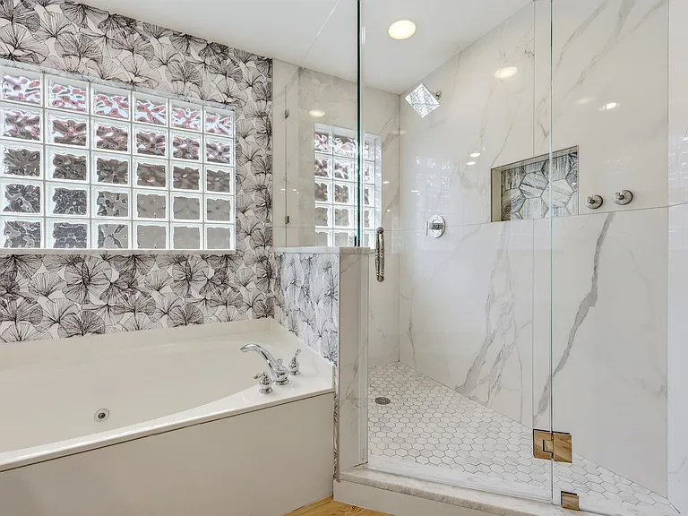 2 Monterey Pointe Dr — Photo 24
