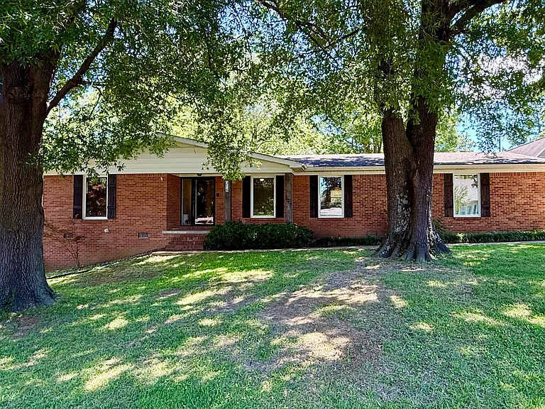 316 Marzee Ann Dr — Photo 1
