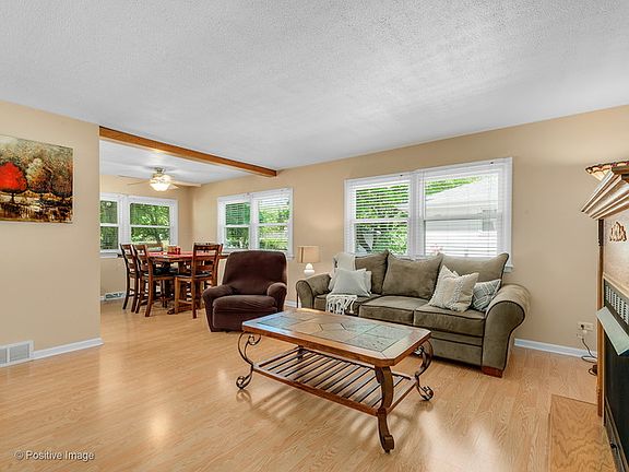 2nd image of 22W403 Teakwood Dr