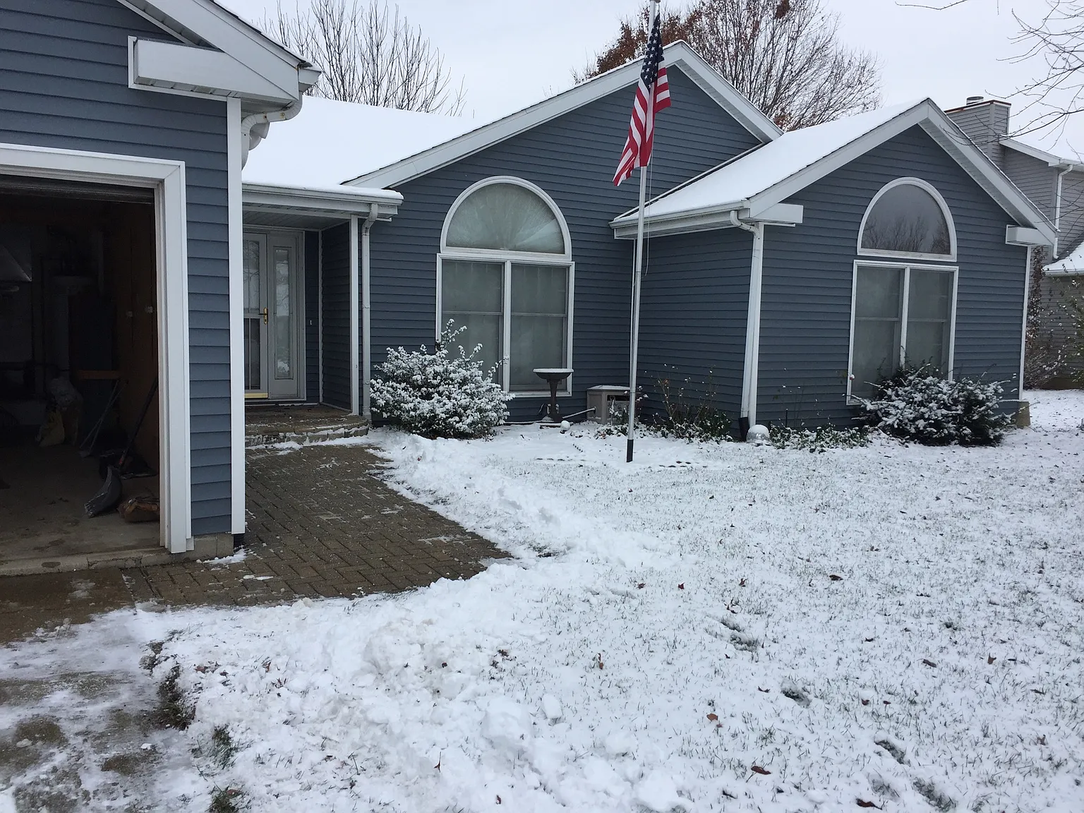 705 Wesley Ave photo 1