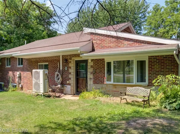 4195 Williamson Rd, Saginaw, MI 48601