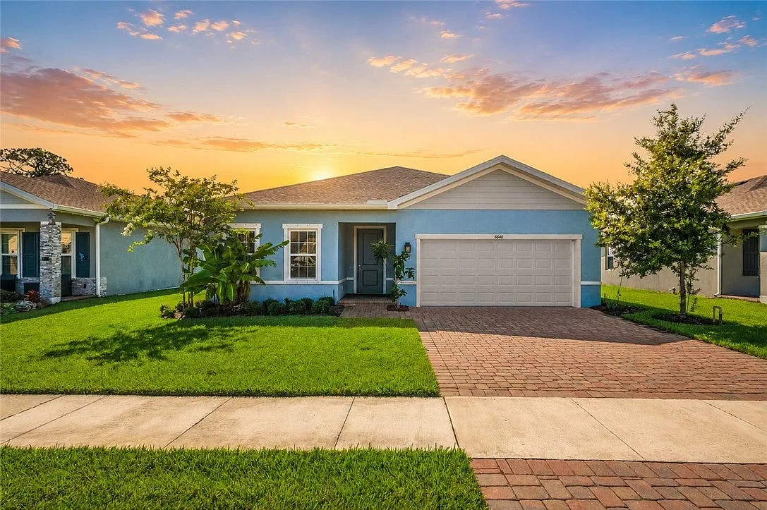 4 bed, 2017 sqft, $3,200 — Photo 1