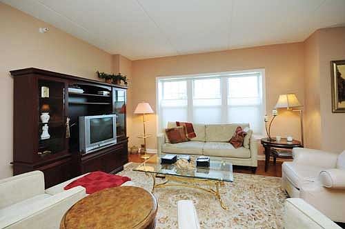 3rd image of 153 Pointe Dr Unit 106