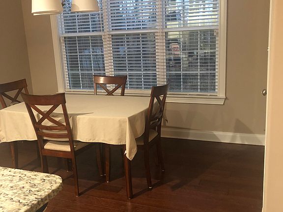 5th image of 25 Green Meadows Blvd