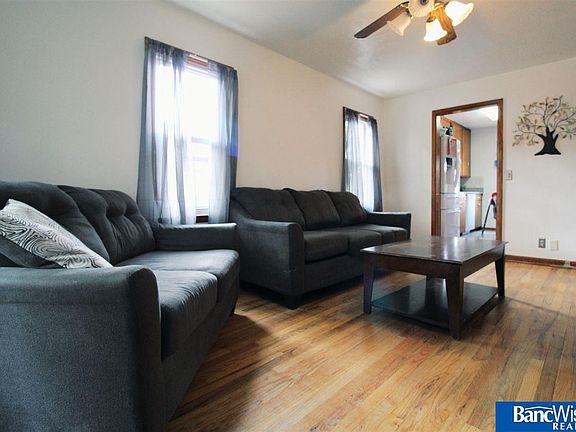 3rd image of 4230 N St