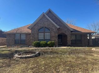 7337 Post Oak Dr, North Richland Hills, TX 76182