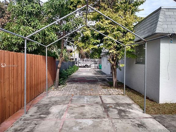 4th image of 222 NW 39th St #222