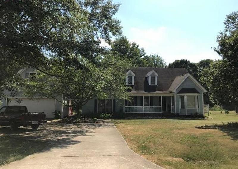 2nd image of 1130 Ridge Dr