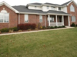 262 Castle Wynd Dr, Loves Park, IL 61111