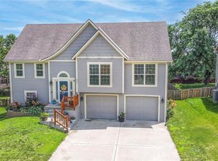 8821 NE 116th Pl, Kansas City, MO 64157
