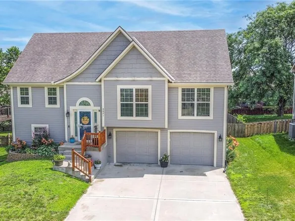 8821 NE 116th Pl, Kansas City, MO 64157