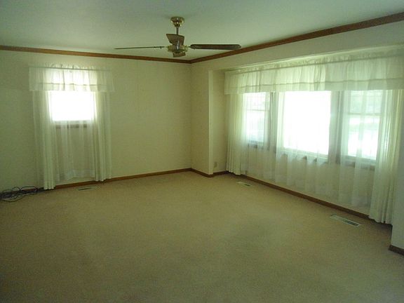 2nd image of 1718 Oakwood Ave