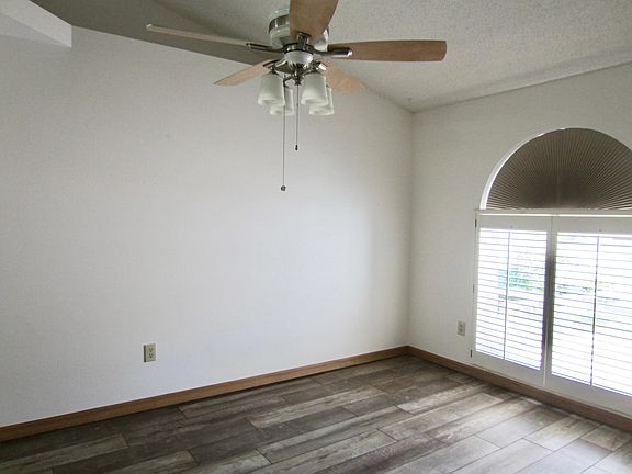 4th image of 24234 Twin Lake Dr