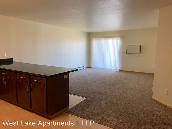 3rd image of 605 33rd Ave W #213