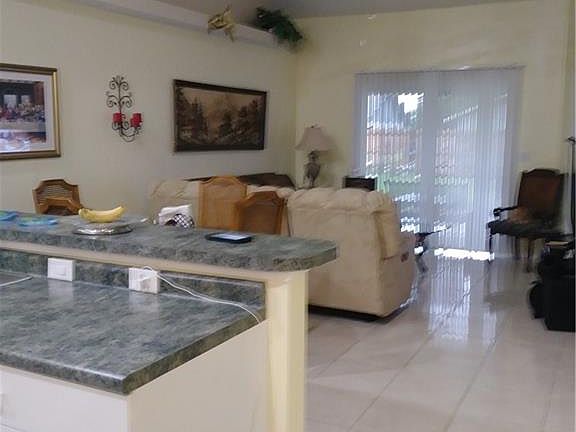 4th image of 429/431 SE 24th Ave #429/431