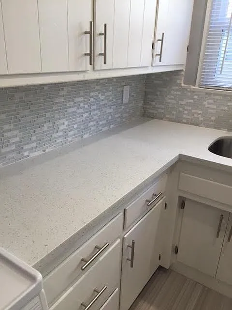 3 bed, 1200 sqft, $5,400 — Photo 3