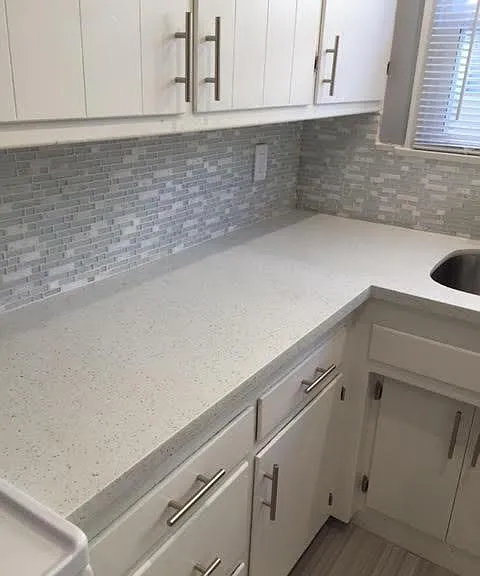 650 Levering Ave — Photo 3