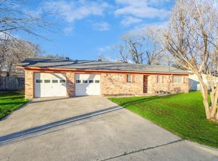 708 E Roewe St, Pilot Point, TX 76258